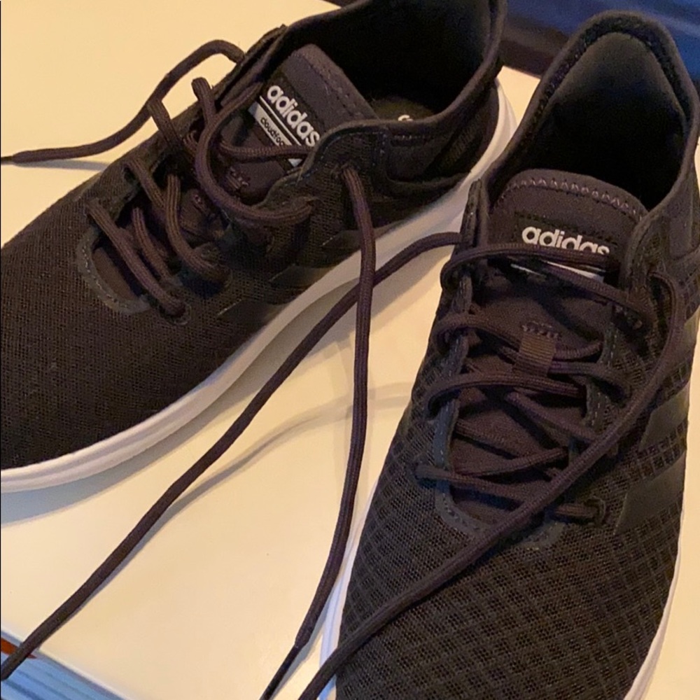 Adidas cloudfoam tennis shoes
